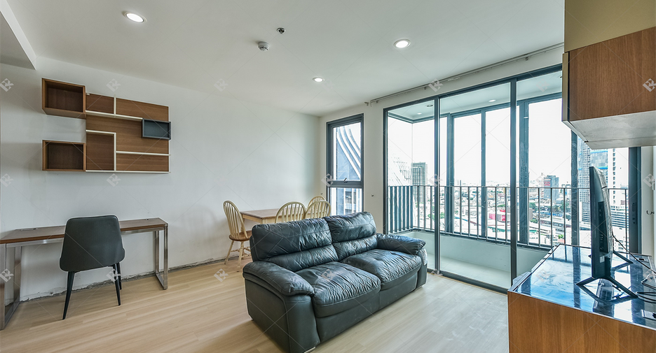 For rent 2 bedrooms condo in Bang Rak, Bangkok