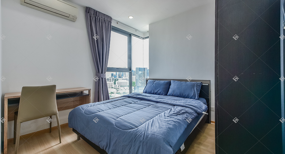 For rent 2 bedrooms condo in Bang Rak, Bangkok