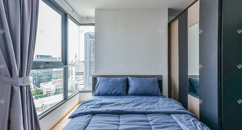 For rent 2 bedrooms condo in Bang Rak, Bangkok