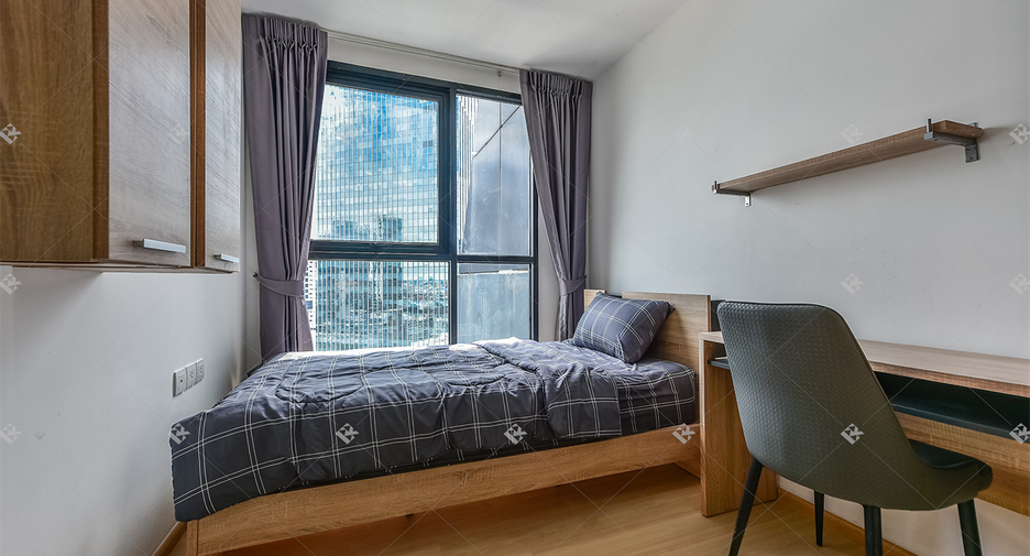 For rent 2 bedrooms condo in Bang Rak, Bangkok