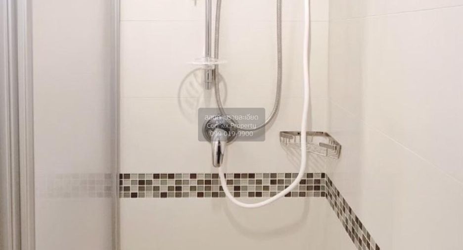 For rent 2 bedrooms condo in Yan Nawa, Bangkok