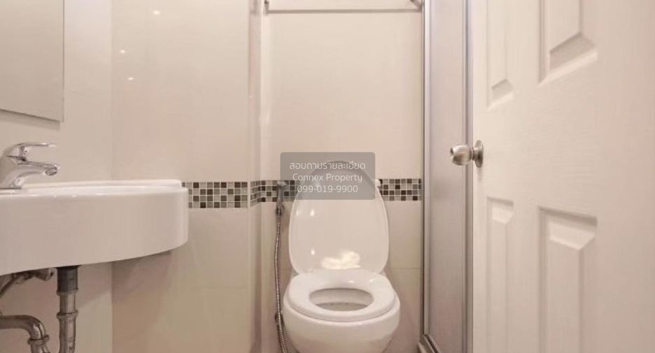 For rent 2 bedrooms condo in Yan Nawa, Bangkok
