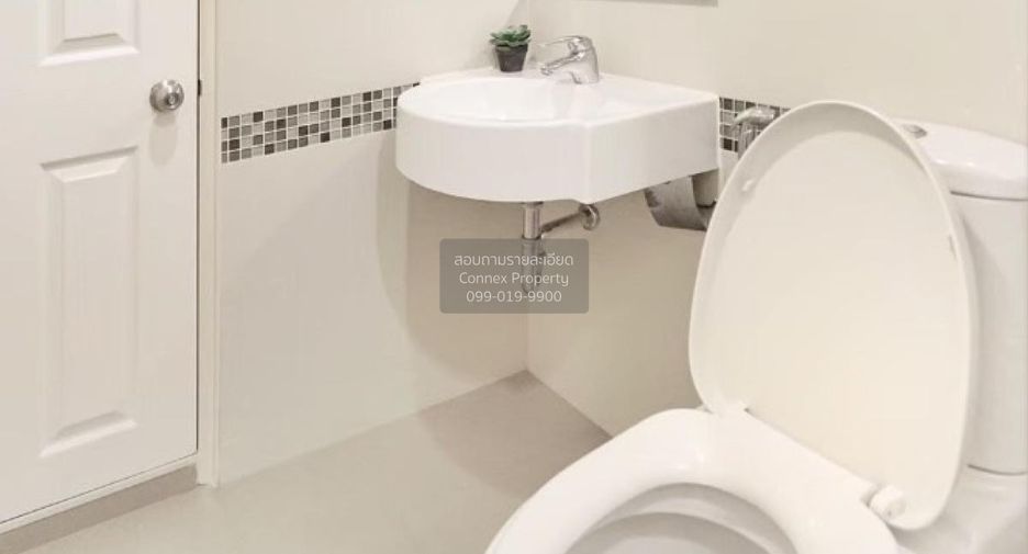 For rent 2 bedrooms condo in Yan Nawa, Bangkok