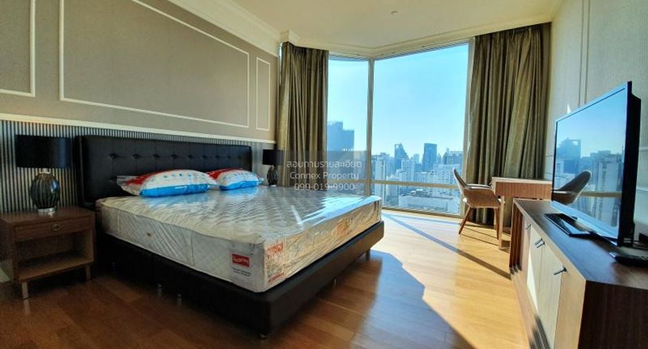 For rent 3 bedrooms condo in Watthana, Bangkok