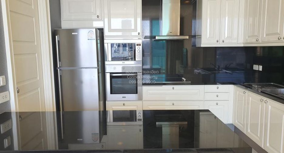 For rent 3 bedrooms condo in Watthana, Bangkok