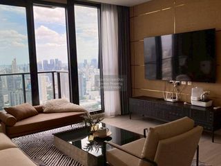 À louer 3 chambres condo à Huai Khwang, Bangkok