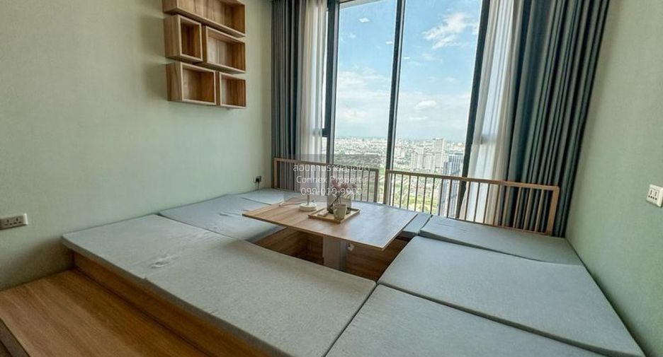 For rent 3 bedrooms condo in Huai Khwang, Bangkok