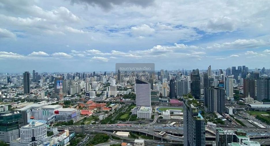 For rent 3 bedrooms condo in Huai Khwang, Bangkok