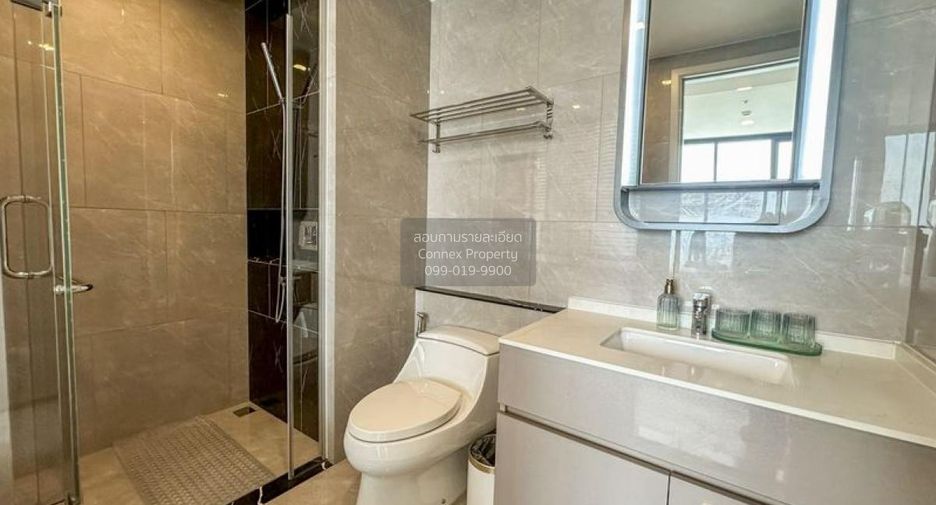 For rent 3 bedrooms condo in Huai Khwang, Bangkok