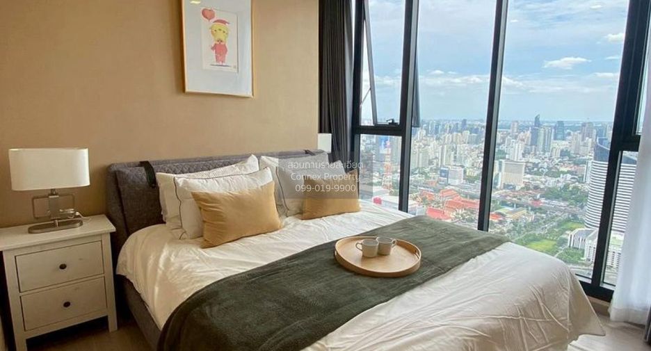 For rent 3 bedrooms condo in Huai Khwang, Bangkok