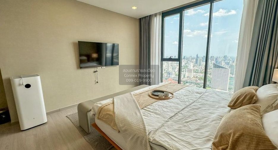 For rent 3 bedrooms condo in Huai Khwang, Bangkok