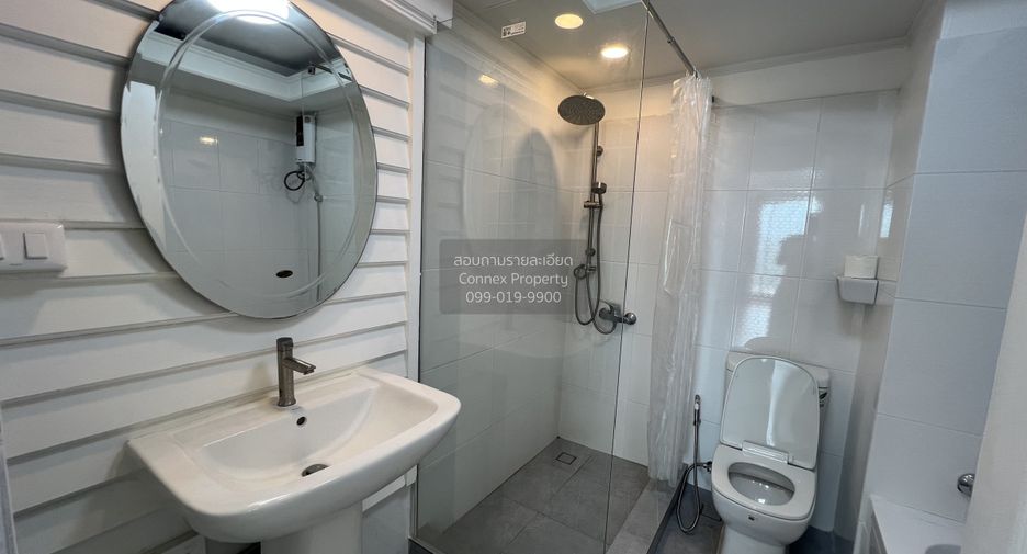 For rent 3 ベッドルーム condo in Yan Nawa, Bangkok