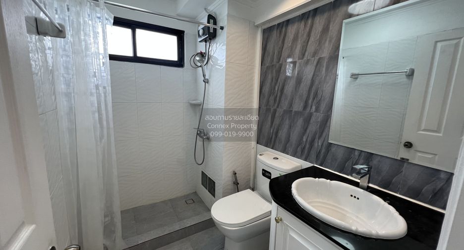 For rent 3 ベッドルーム condo in Yan Nawa, Bangkok