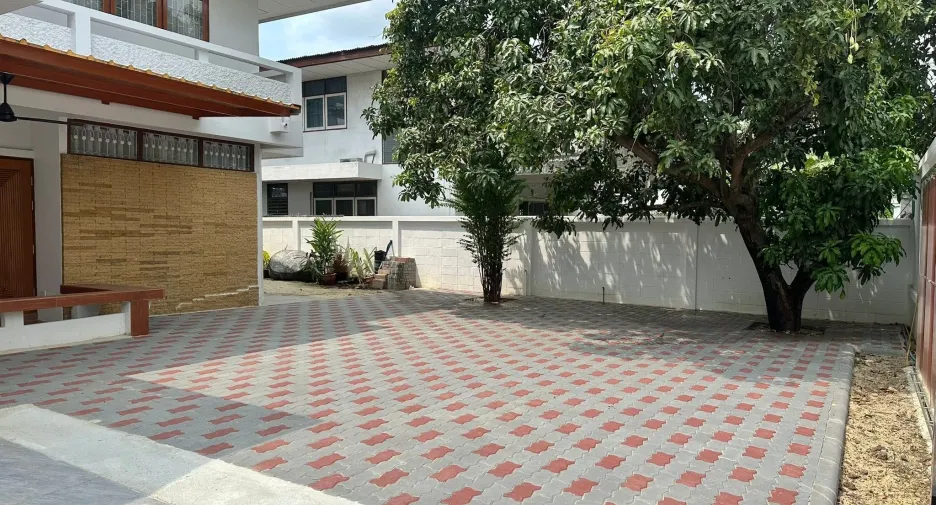 For rent 4 ベッドルーム house in Bang Na, Bangkok