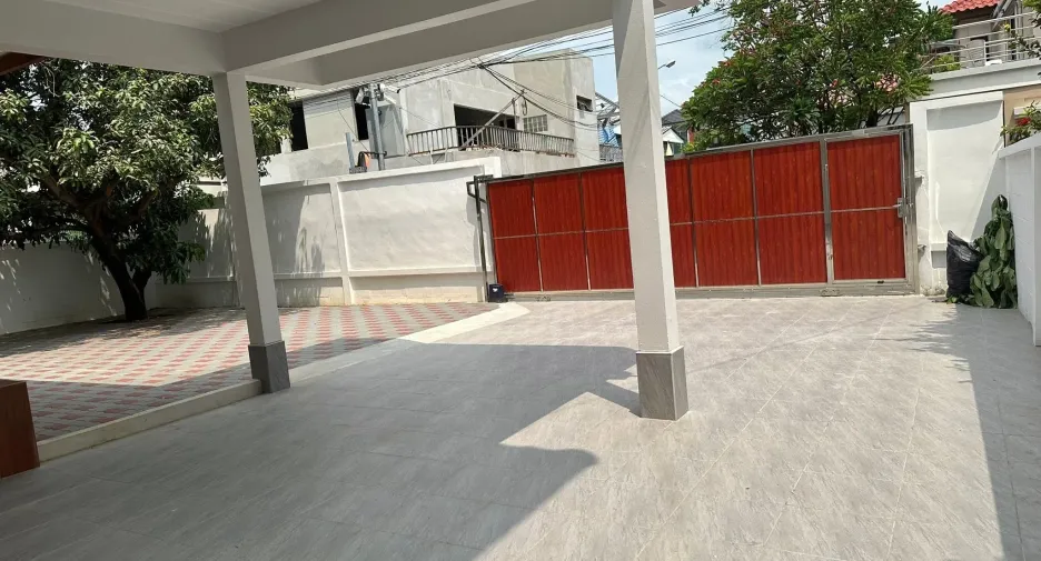 For rent 4 ベッドルーム house in Bang Na, Bangkok