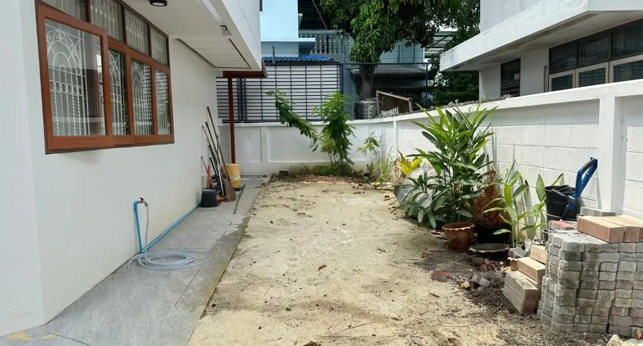 For rent 4 ベッドルーム house in Bang Na, Bangkok