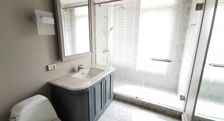 For rent 4 bedrooms condo in Watthana, Bangkok