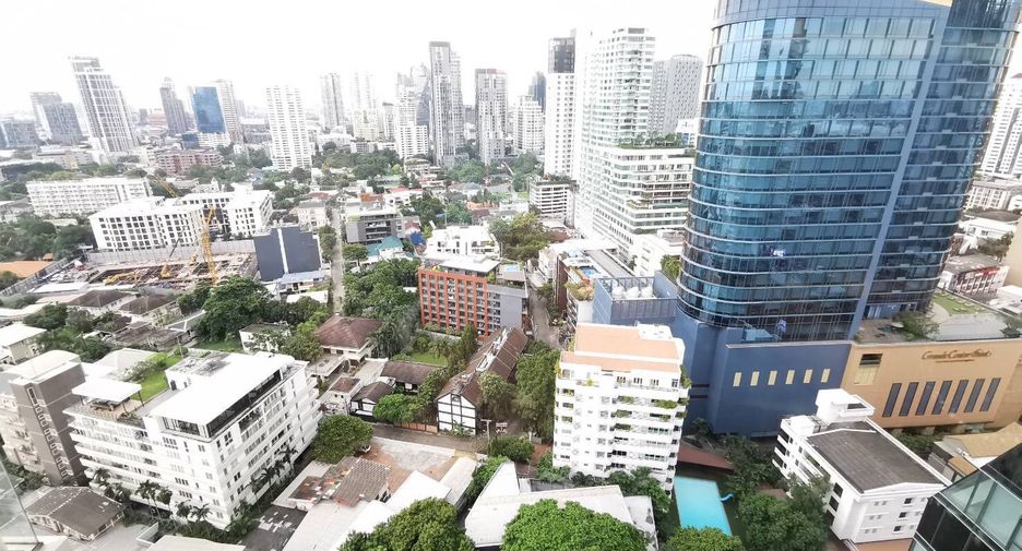 For rent 4 bedrooms condo in Watthana, Bangkok
