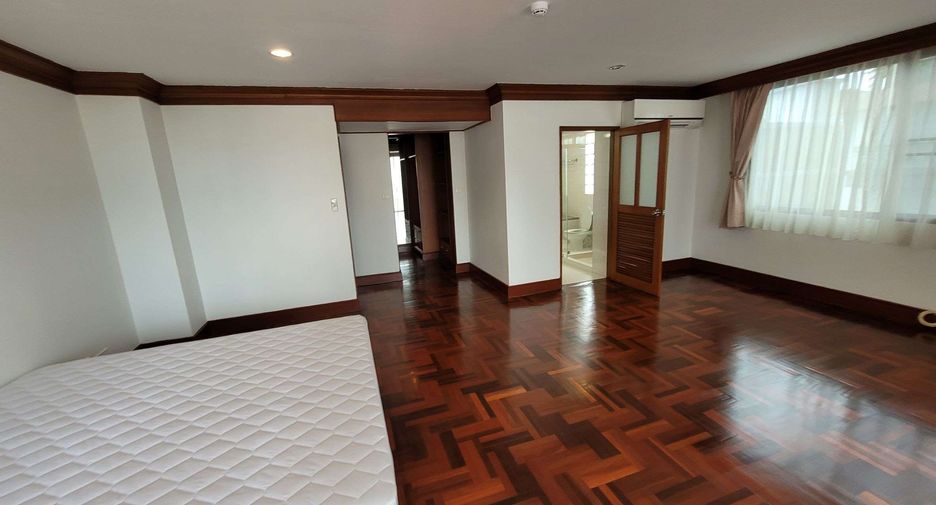 Condo en alquiler de 4 habitaciones en Khlong Toei, Bangkok