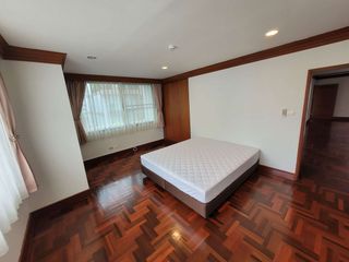 Condo en alquiler de 4 habitaciones en Khlong Toei, Bangkok