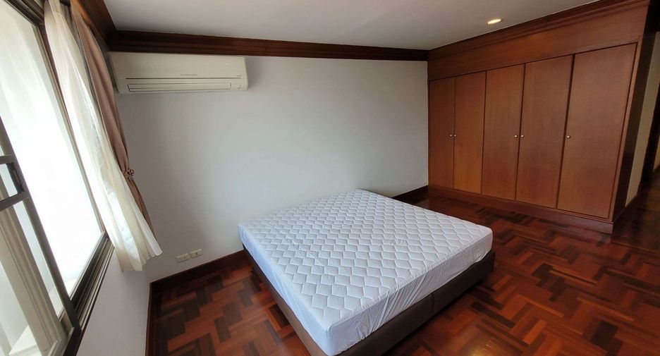 Condo en alquiler de 4 habitaciones en Khlong Toei, Bangkok