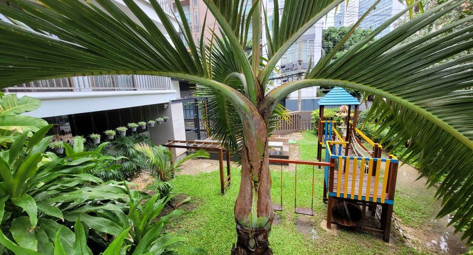 Condo en alquiler de 4 habitaciones en Khlong Toei, Bangkok