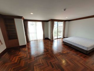 Condo en alquiler de 4 habitaciones en Khlong Toei, Bangkok