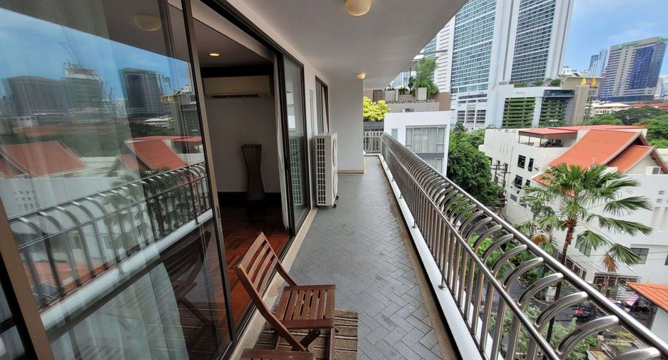 Condo en alquiler de 4 habitaciones en Khlong Toei, Bangkok