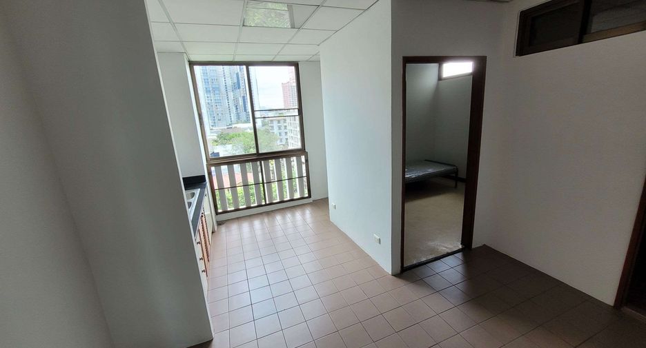 Condo en alquiler de 4 habitaciones en Khlong Toei, Bangkok