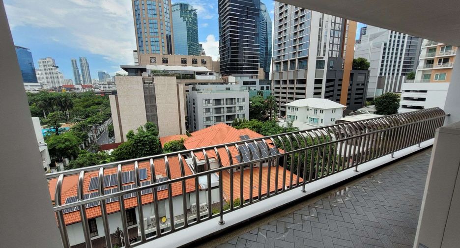 Condo en alquiler de 4 habitaciones en Khlong Toei, Bangkok