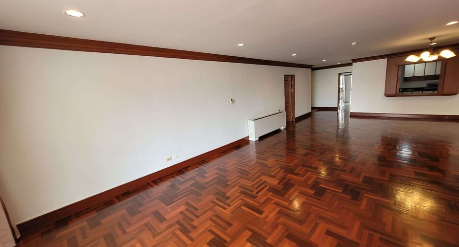 Condo en alquiler de 4 habitaciones en Khlong Toei, Bangkok