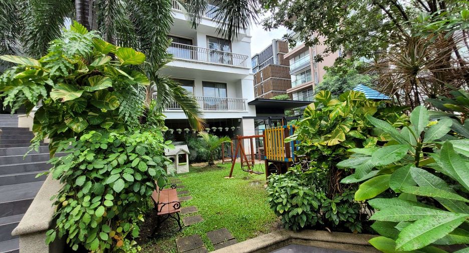 Condo en alquiler de 4 habitaciones en Khlong Toei, Bangkok