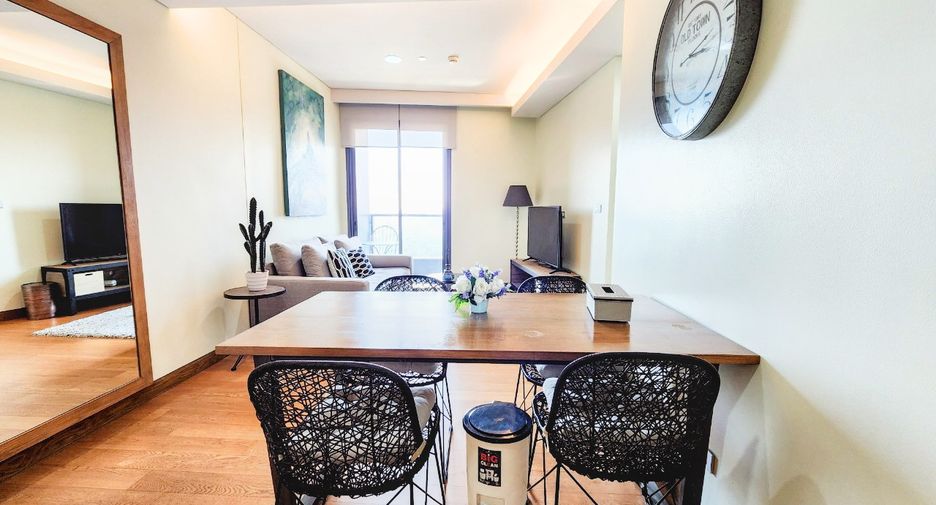 For rent 2 bedrooms condo in Khlong Toei, Bangkok
