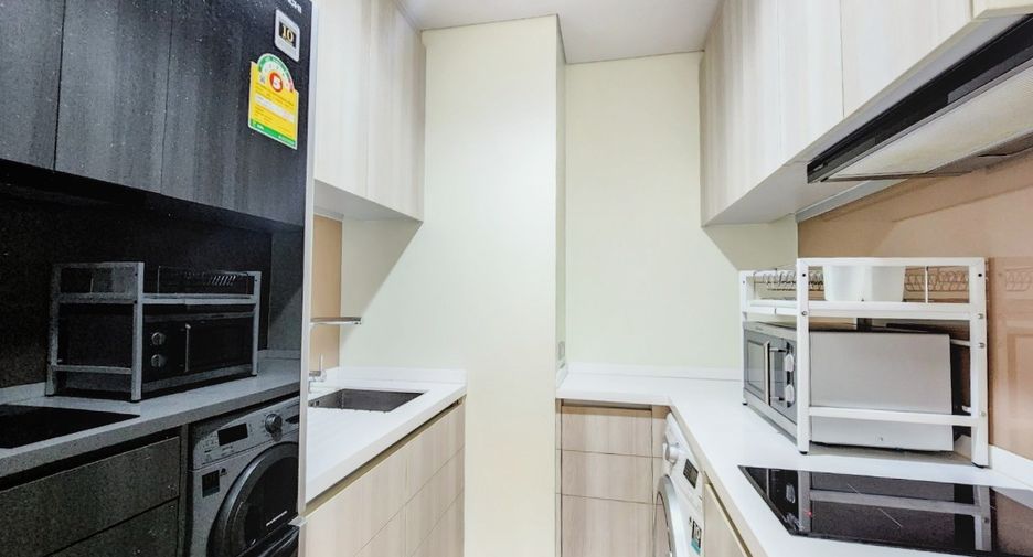 For rent 2 bedrooms condo in Khlong Toei, Bangkok