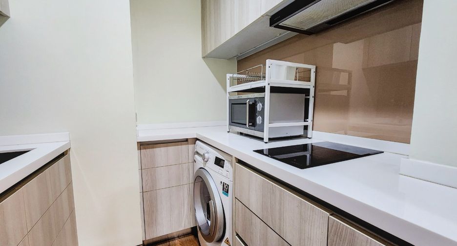 For rent 2 bedrooms condo in Khlong Toei, Bangkok