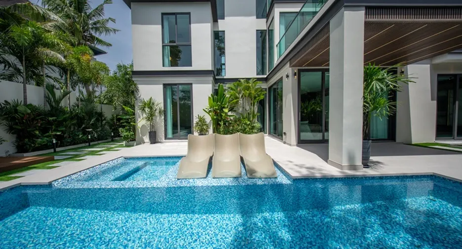 For sale 7 bedrooms villa in Jomtien, Pattaya