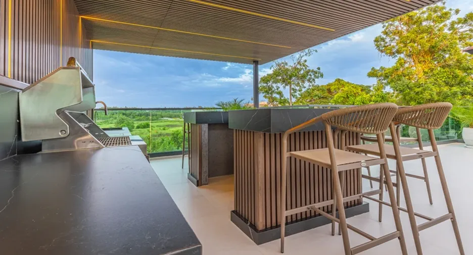 For sale 7 bedrooms villa in Jomtien, Pattaya
