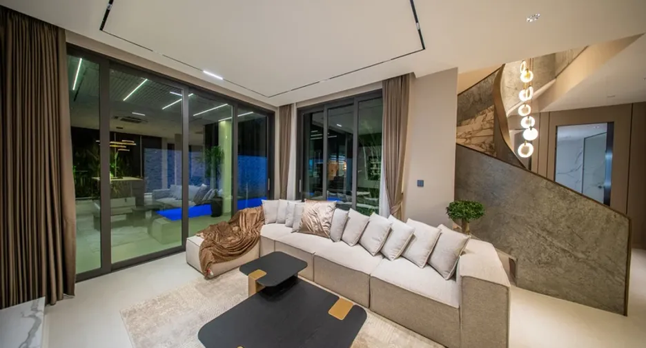 For sale 7 bedrooms villa in Jomtien, Pattaya