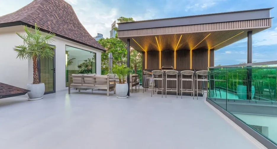 For sale 7 bedrooms villa in Jomtien, Pattaya