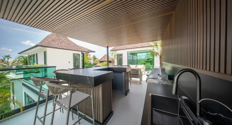 For sale 7 bedrooms villa in Jomtien, Pattaya