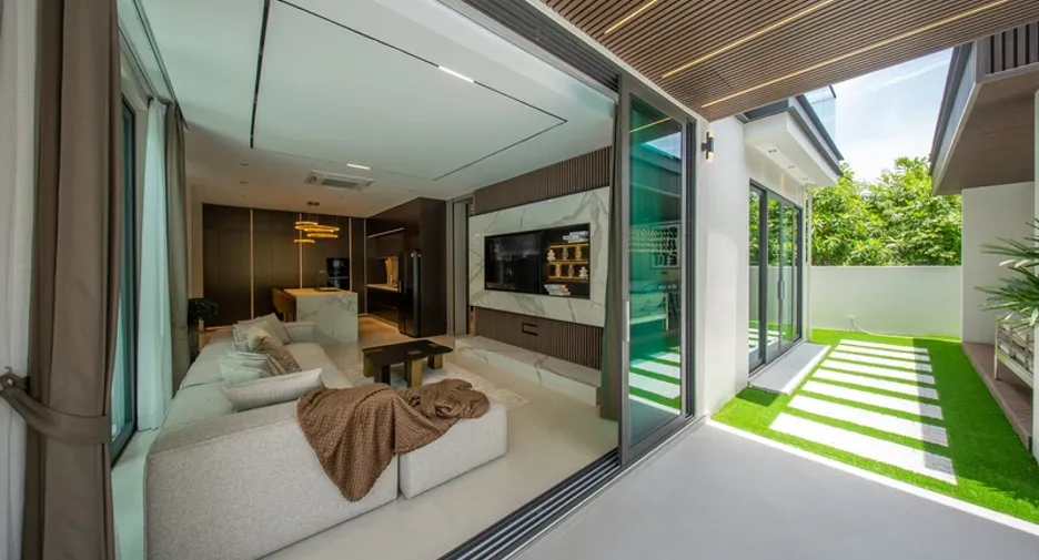 For sale 7 bedrooms villa in Jomtien, Pattaya