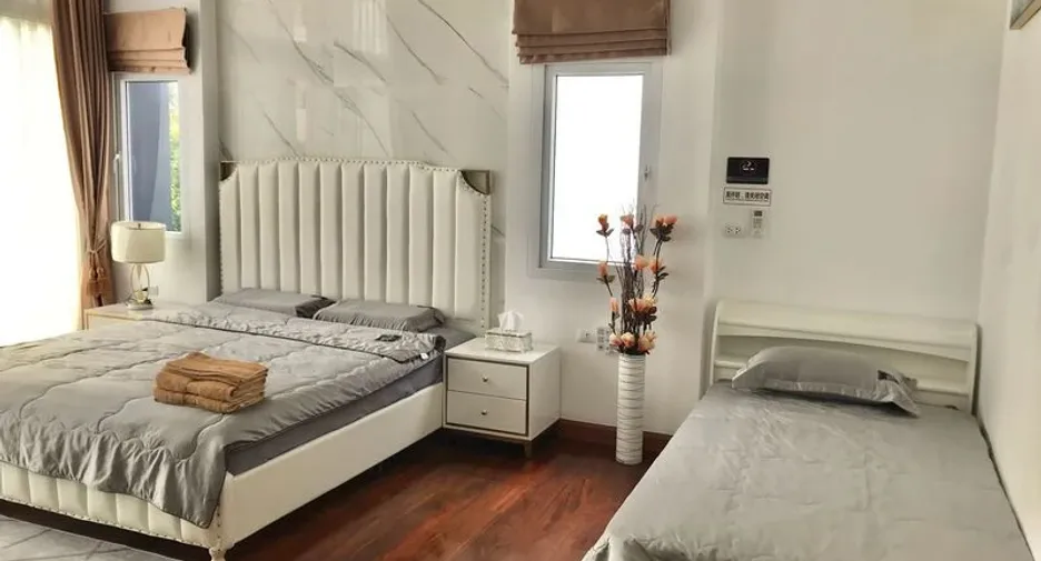 À louer 5 chambres villa à Bang Lamung, Chonburi