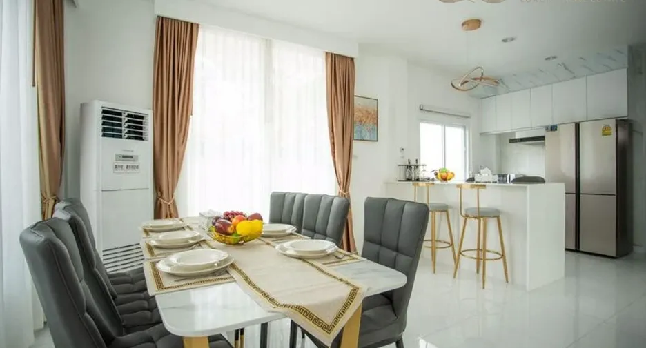 À louer 5 chambres villa à Bang Lamung, Chonburi