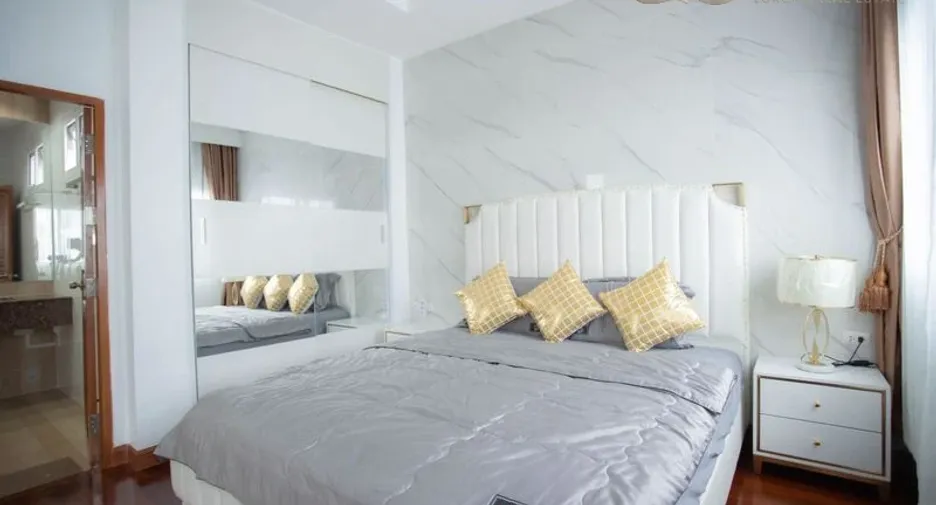 À louer 5 chambres villa à Bang Lamung, Chonburi