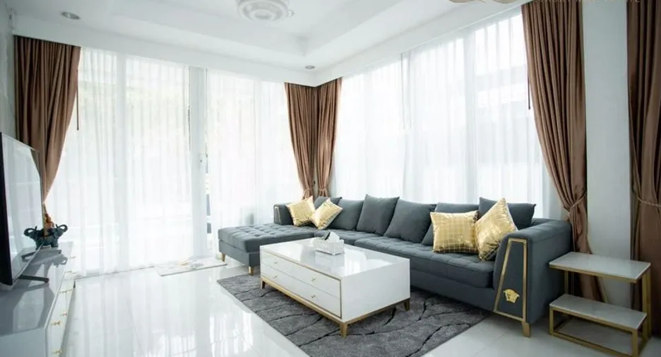 À louer 5 chambres villa à Bang Lamung, Chonburi