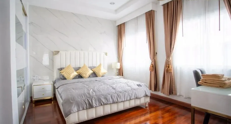 À louer 5 chambres villa à Bang Lamung, Chonburi