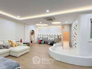 Haus zum Kauf mit 4 Zimmer in Prawet, Bangkok