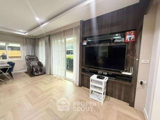 Haus zum Kauf mit 4 Zimmer in Prawet, Bangkok