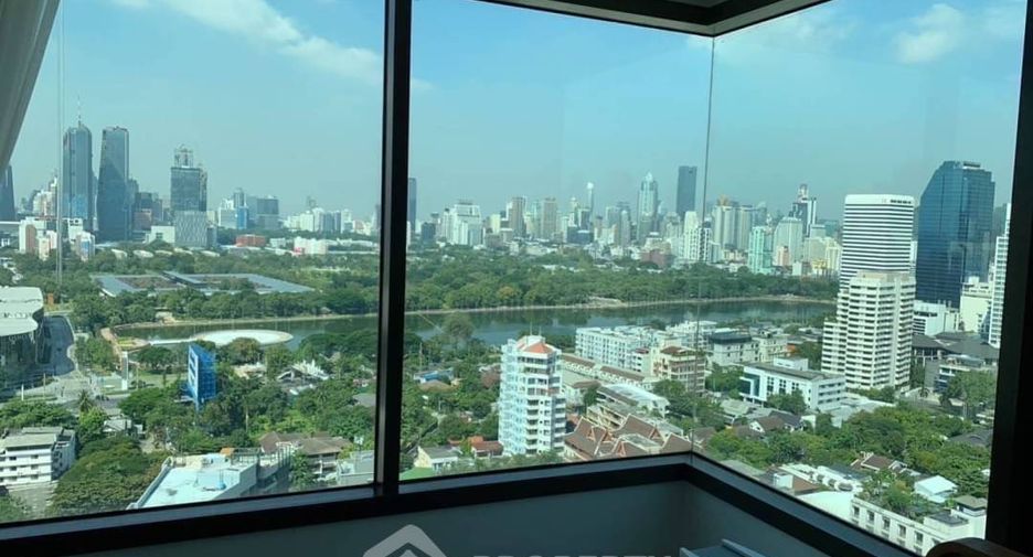 For sale 3 bedrooms condo in Khlong Toei, Bangkok