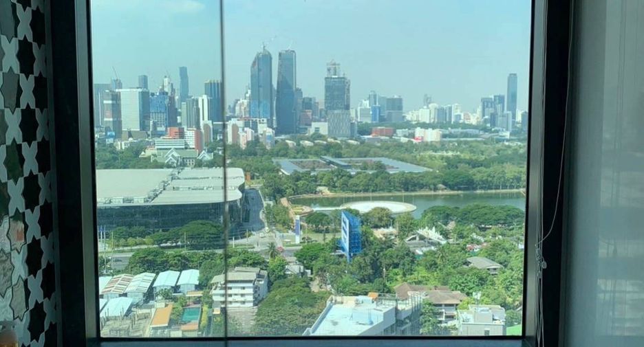 For sale 3 bedrooms condo in Khlong Toei, Bangkok